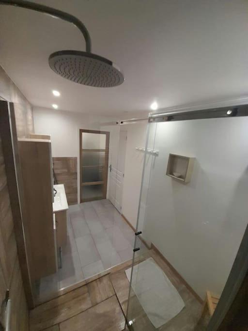 Appartement Spacieux &Tres Calme. Spacious & Very Quiet Apartment. Carros Bagian luar foto