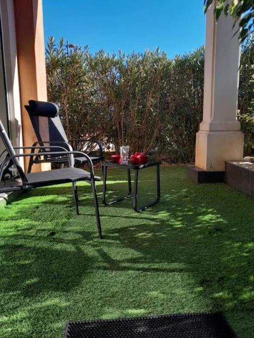 Appartement Spacieux &Tres Calme. Spacious & Very Quiet Apartment. Carros Bagian luar foto
