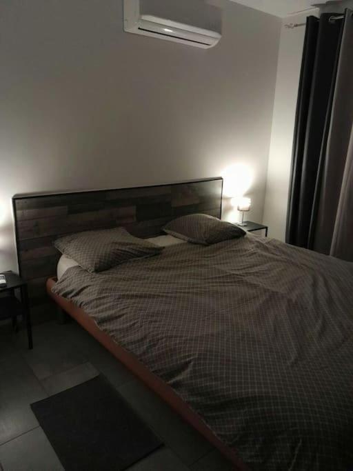 Appartement Spacieux &Tres Calme. Spacious & Very Quiet Apartment. Carros Bagian luar foto
