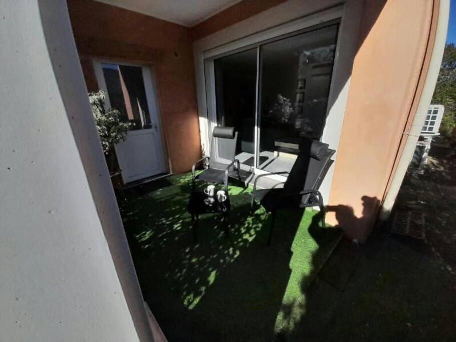 Appartement Spacieux &Tres Calme. Spacious & Very Quiet Apartment. Carros Bagian luar foto