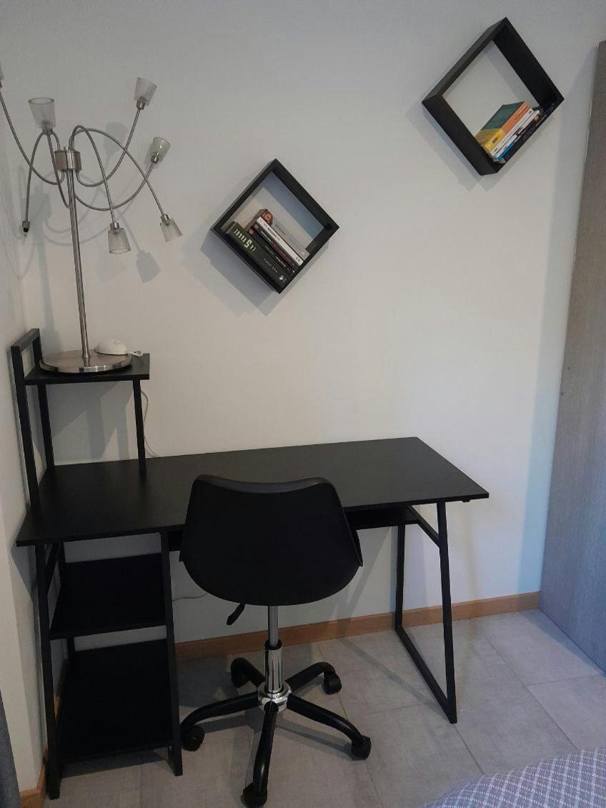 Appartement Spacieux &Tres Calme. Spacious & Very Quiet Apartment. Carros Bagian luar foto